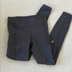 Dark gray knit lulu leggings size 6